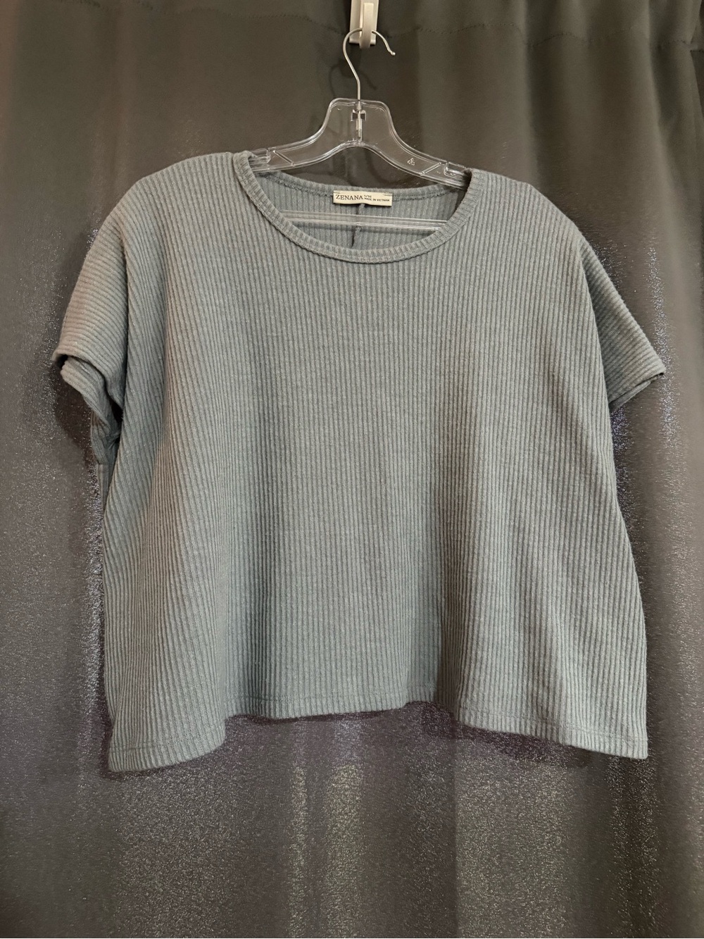 Zenana Outfitters Ribbed Short Sleeve Top in Light Gray
